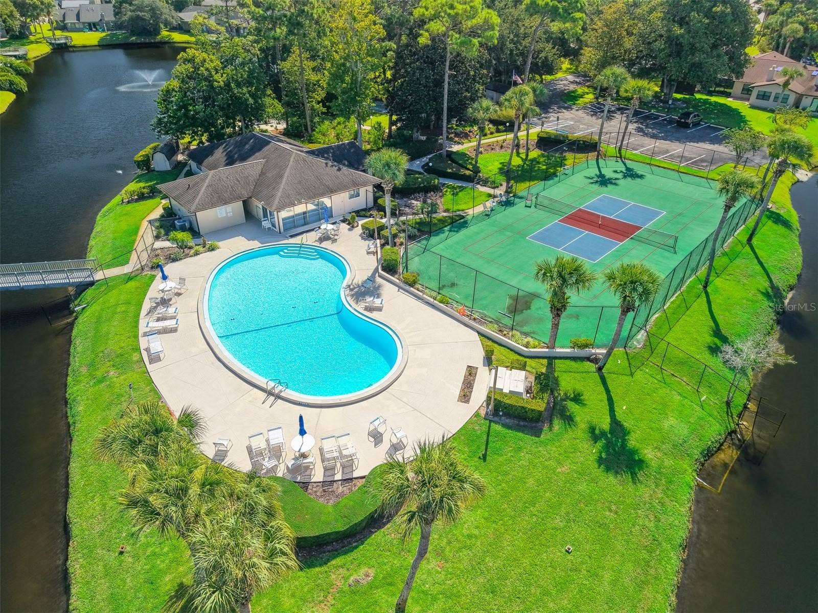 107 DEER LAKE CIRCLE, Ormond Beach, FL 32174 Community Pool and Amenities