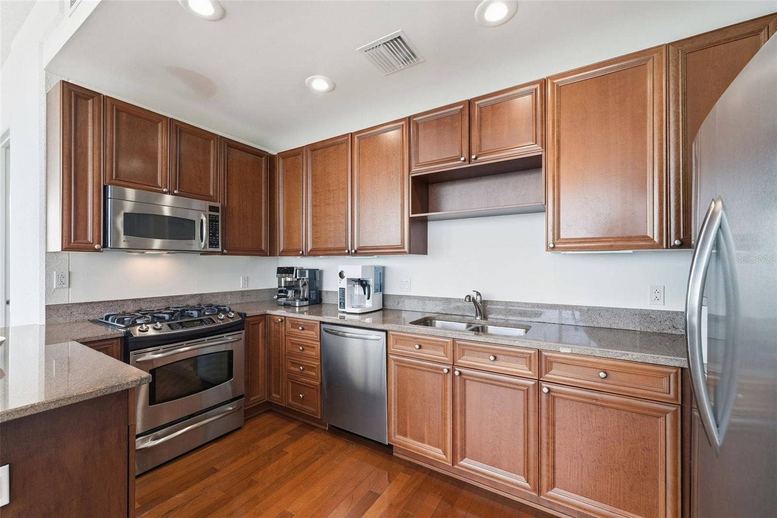 150 E ROBINSON STREET, #3209, Orlando, FL 32801 150 E ROBINSON STREET, #3209, Orlando, FL 32801