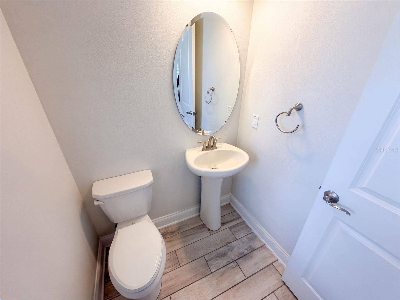 7797 LAUREATE BOULEVARD, Orlando, FL 32827 7797 LAUREATE BOULEVARD, Orlando, FL 32827