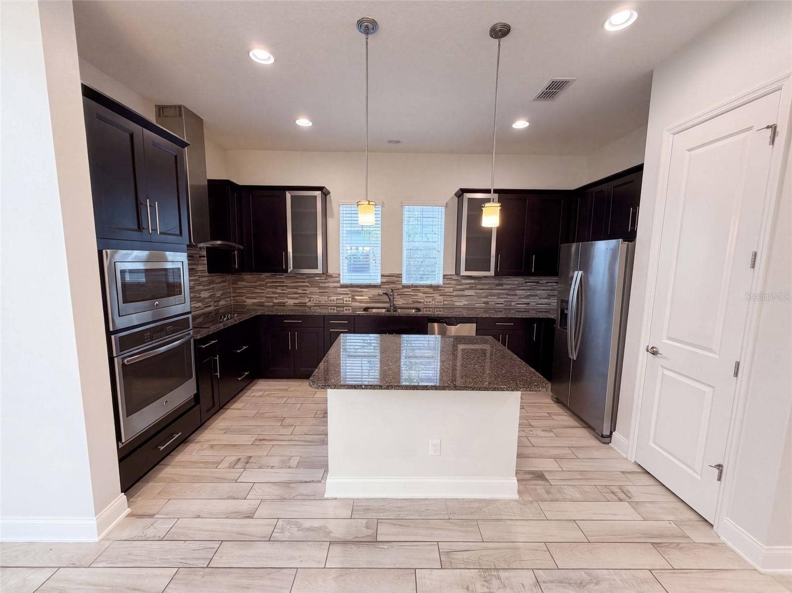 7797 LAUREATE BOULEVARD, Orlando, FL 32827 7797 LAUREATE BOULEVARD, Orlando, FL 32827