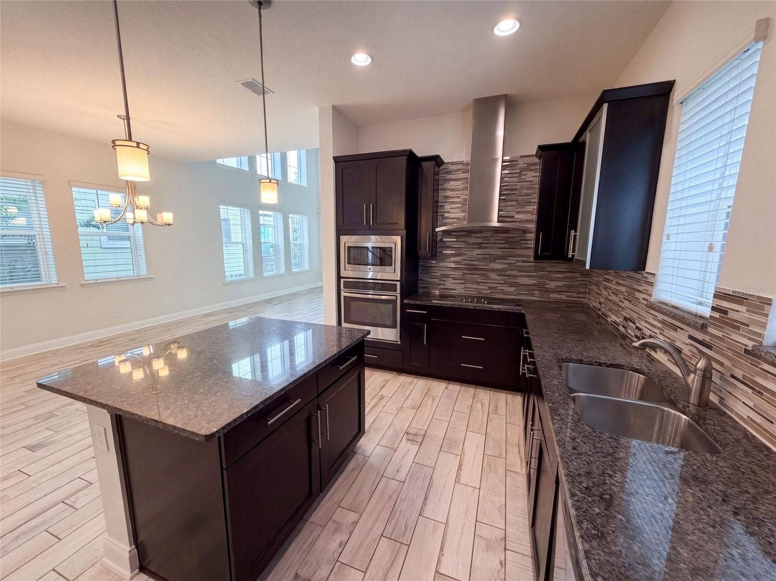 7797 LAUREATE BOULEVARD, Orlando, FL 32827 7797 LAUREATE BOULEVARD, Orlando, FL 32827