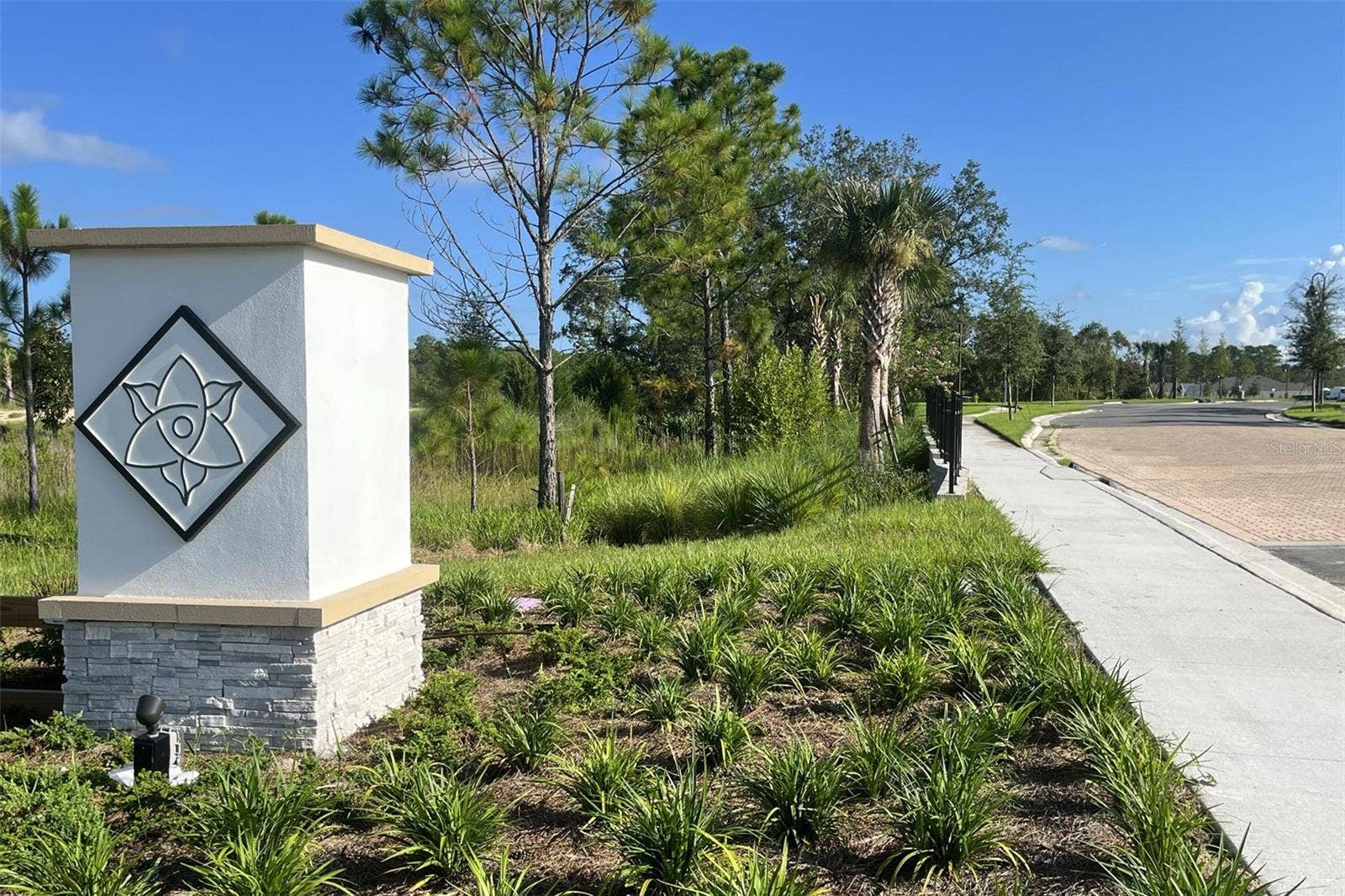 692 BIRDSWILL LANE, Deland, FL 32724 692 BIRDSWILL LANE, Deland, FL 32724
