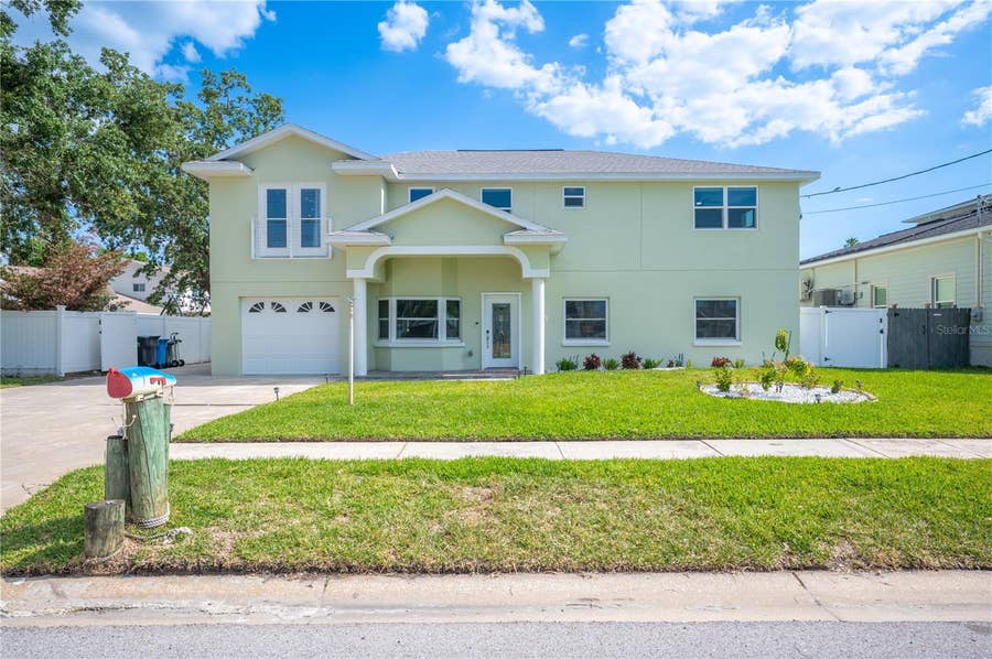 Property photo for 8704 BAY CREST LANE, Tampa, FL