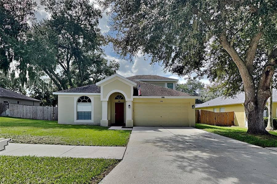 Property photo for Valrico, FL