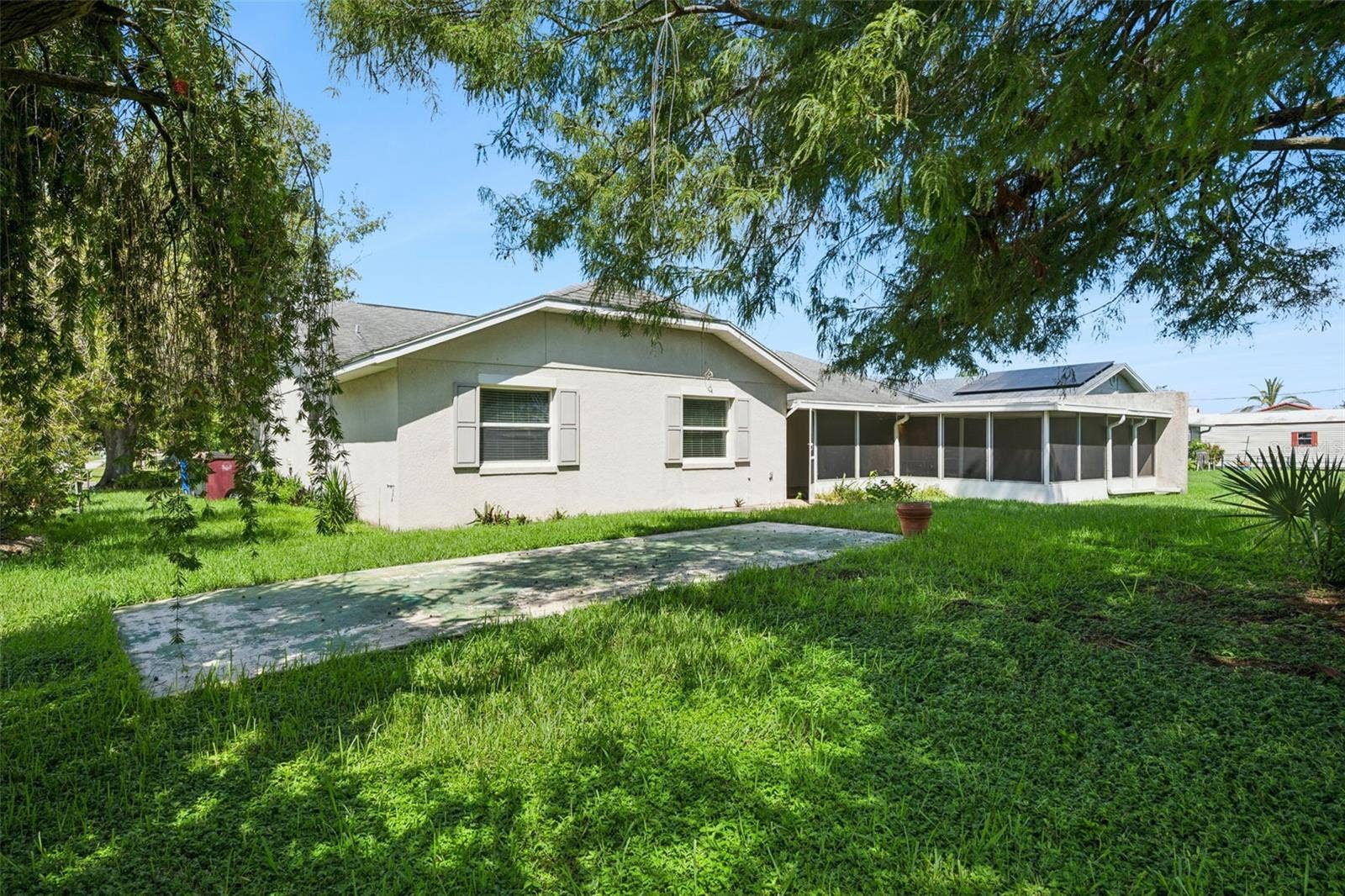 11 MINNESOTA AVENUE, St Cloud, FL 34769
