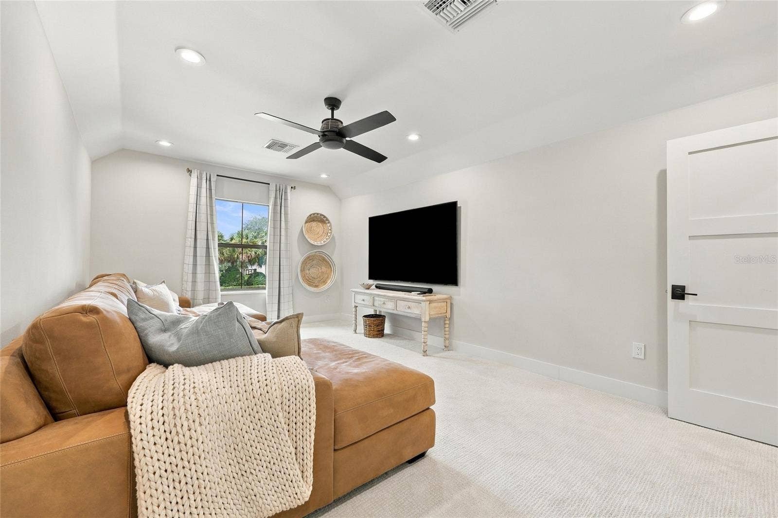 15210 E OAKLAND AVENUE, Winter Garden, FL 34787 15210 E OAKLAND AVENUE, Winter Garden, FL 34787