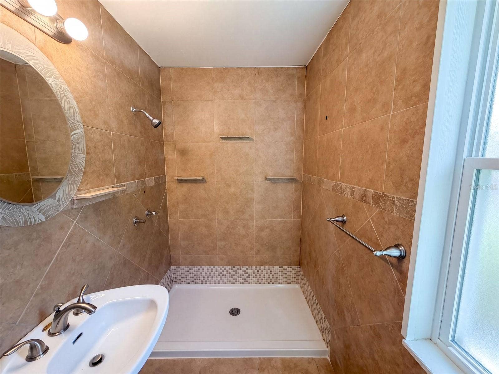 802 MASSACHUSETTS AVENUE, St Cloud, FL 34769 802 MASSACHUSETTS AVENUE, St Cloud, FL 34769