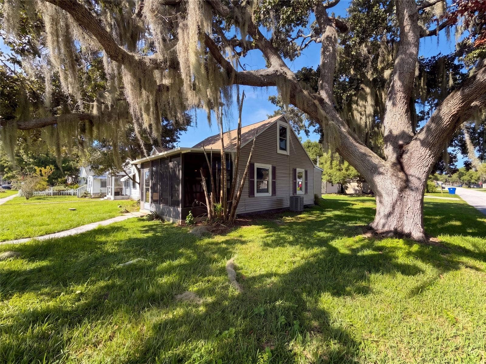 802 MASSACHUSETTS AVENUE, St Cloud, FL 34769 802 MASSACHUSETTS AVENUE, St Cloud, FL 34769