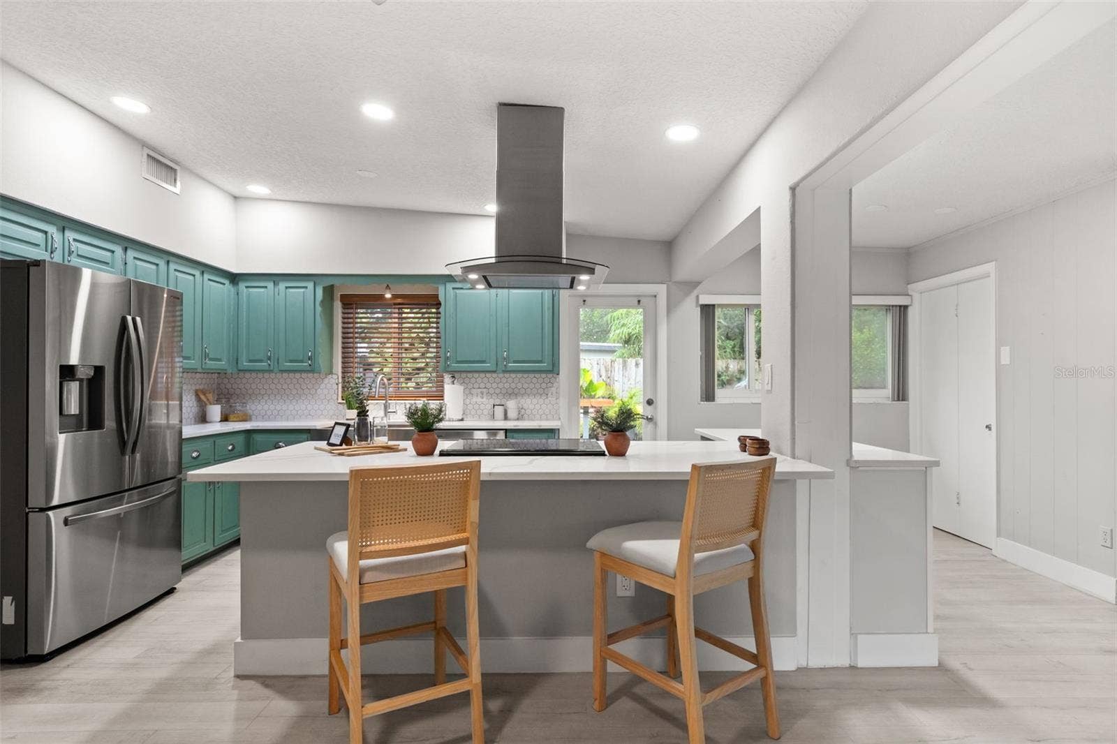 2215 WOODCREST DRIVE, Winter Park, FL 32792 2215 WOODCREST DRIVE, Winter Park, FL 32792