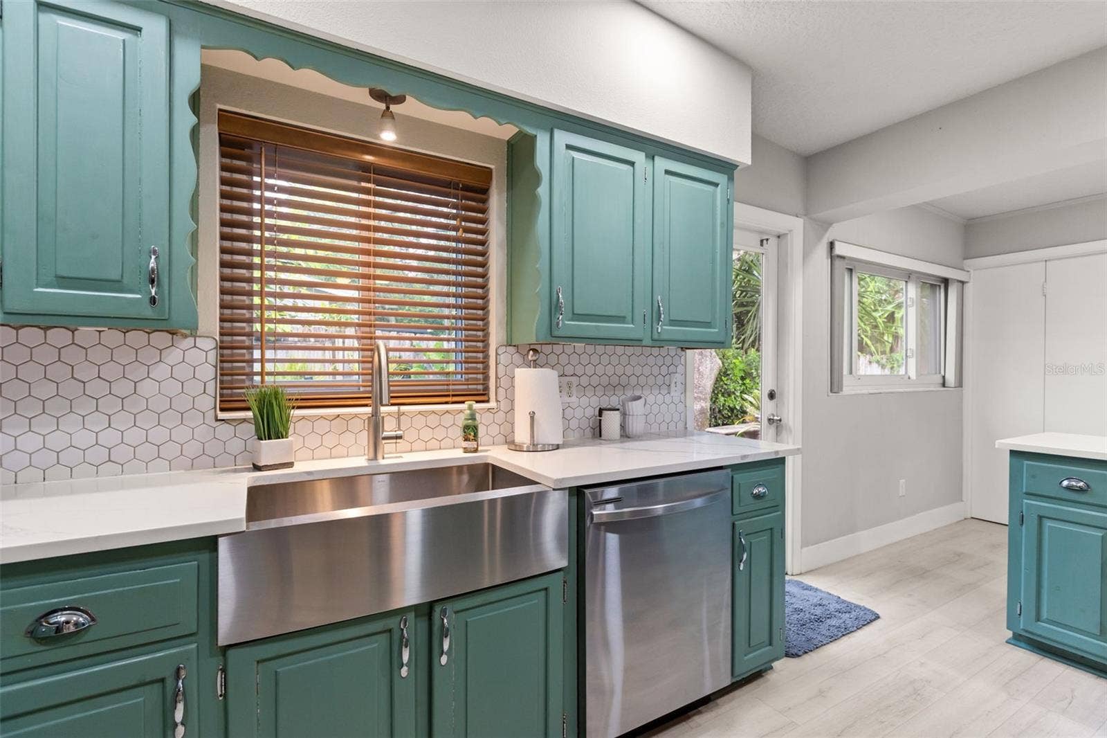 2215 WOODCREST DRIVE, Winter Park, FL 32792 2215 WOODCREST DRIVE, Winter Park, FL 32792
