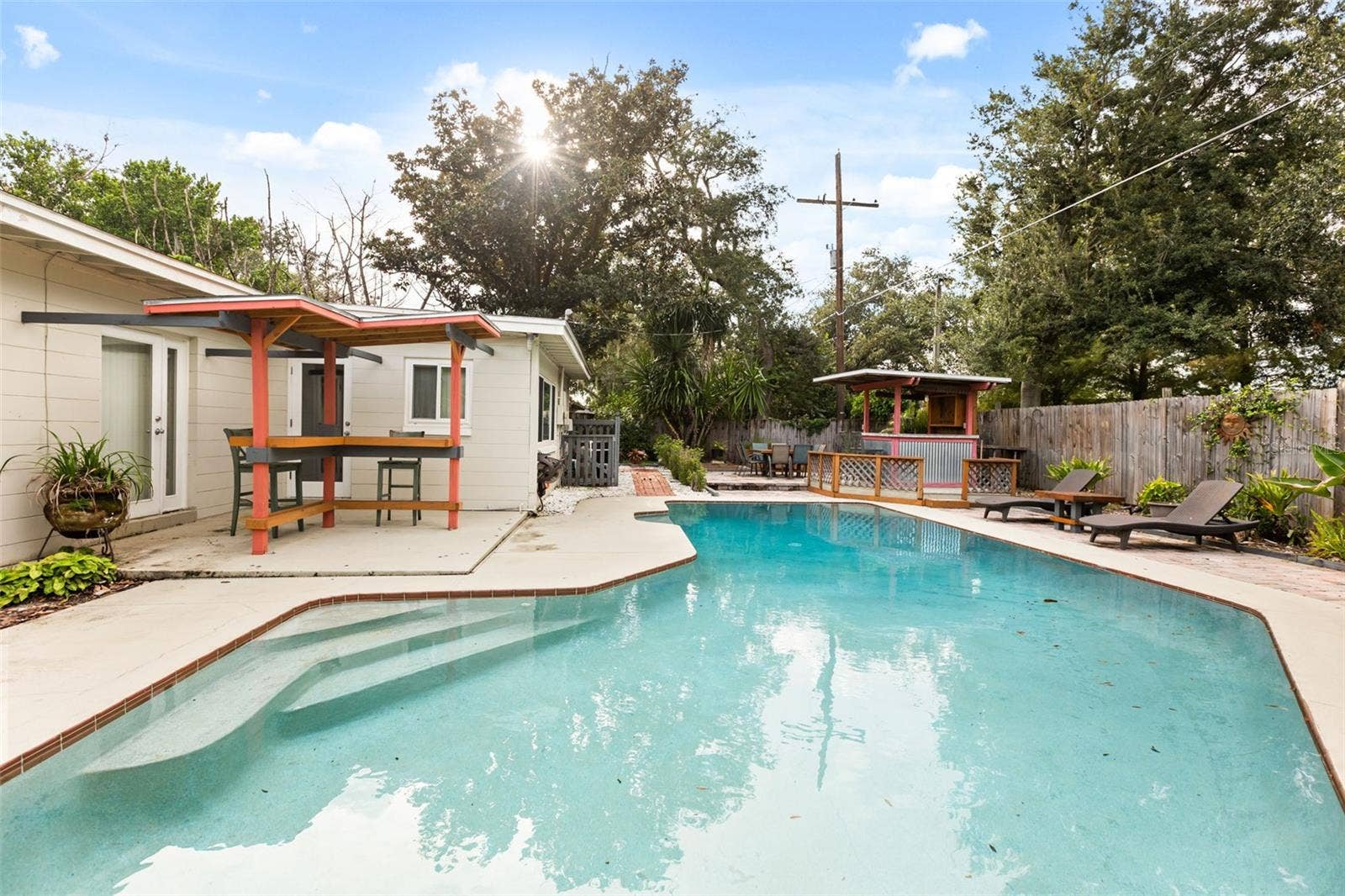 2215 WOODCREST DRIVE, Winter Park, FL 32792 2215 WOODCREST DRIVE, Winter Park, FL 32792
