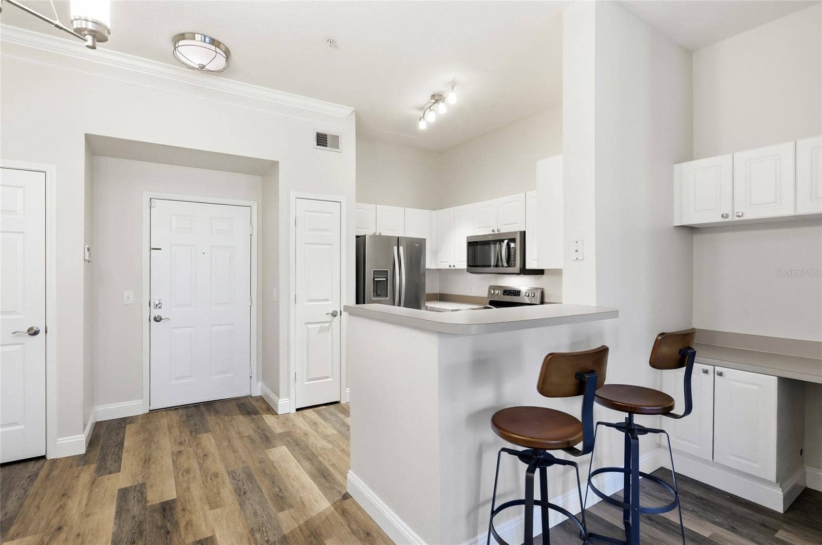315 GRAND MAGNOLIA AVENUE, #312, Celebration, FL 34747 Breakfast bar