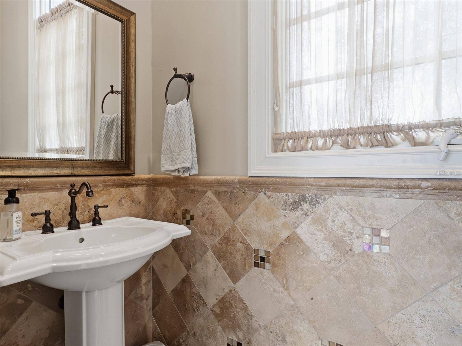 9310 ISLEWORTH GARDENS DRIVE, Windermere, FL 34786 9310 ISLEWORTH GARDENS DRIVE, Windermere, FL 34786
