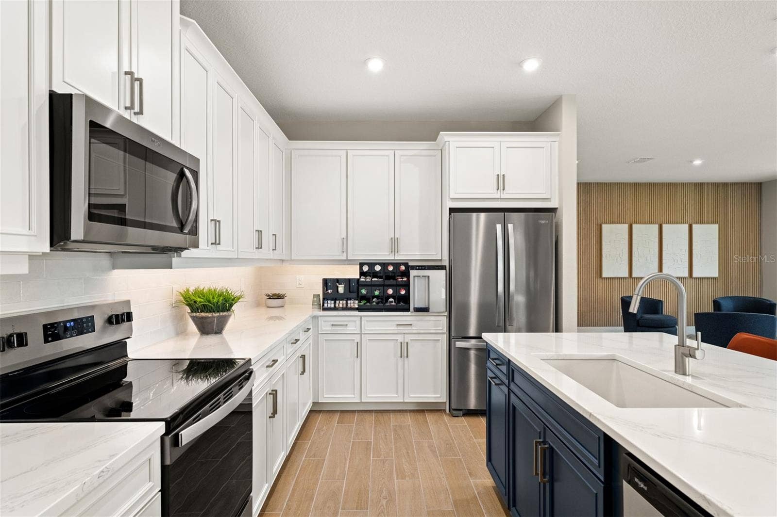 370 FREE RANGE DRIVE, Groveland, FL 34736 Rainwood Pinnacle Model Kitchen