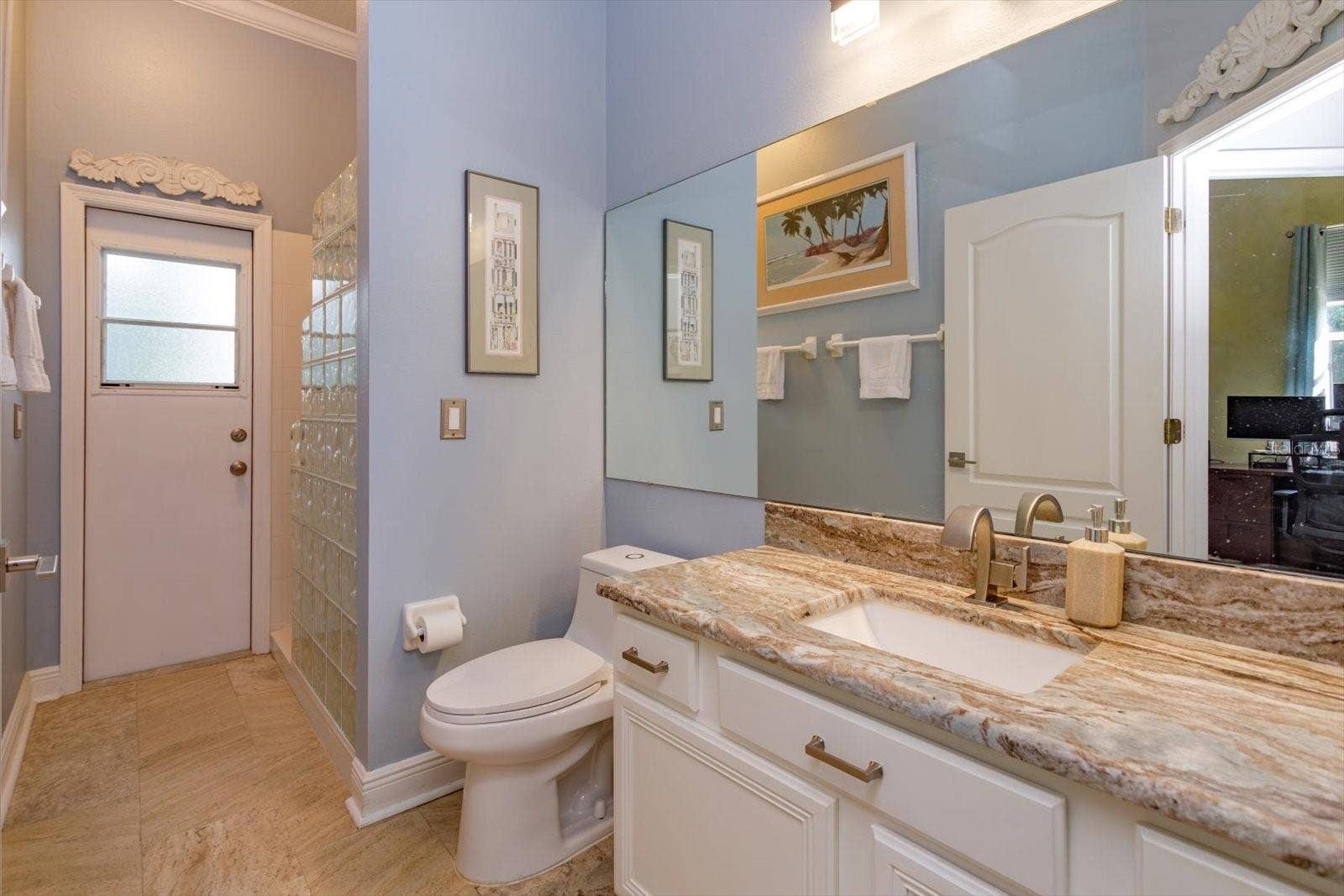 536 AVON GLADE PLACE, Sanford, FL 32771 3rd full bathroom has pool access door