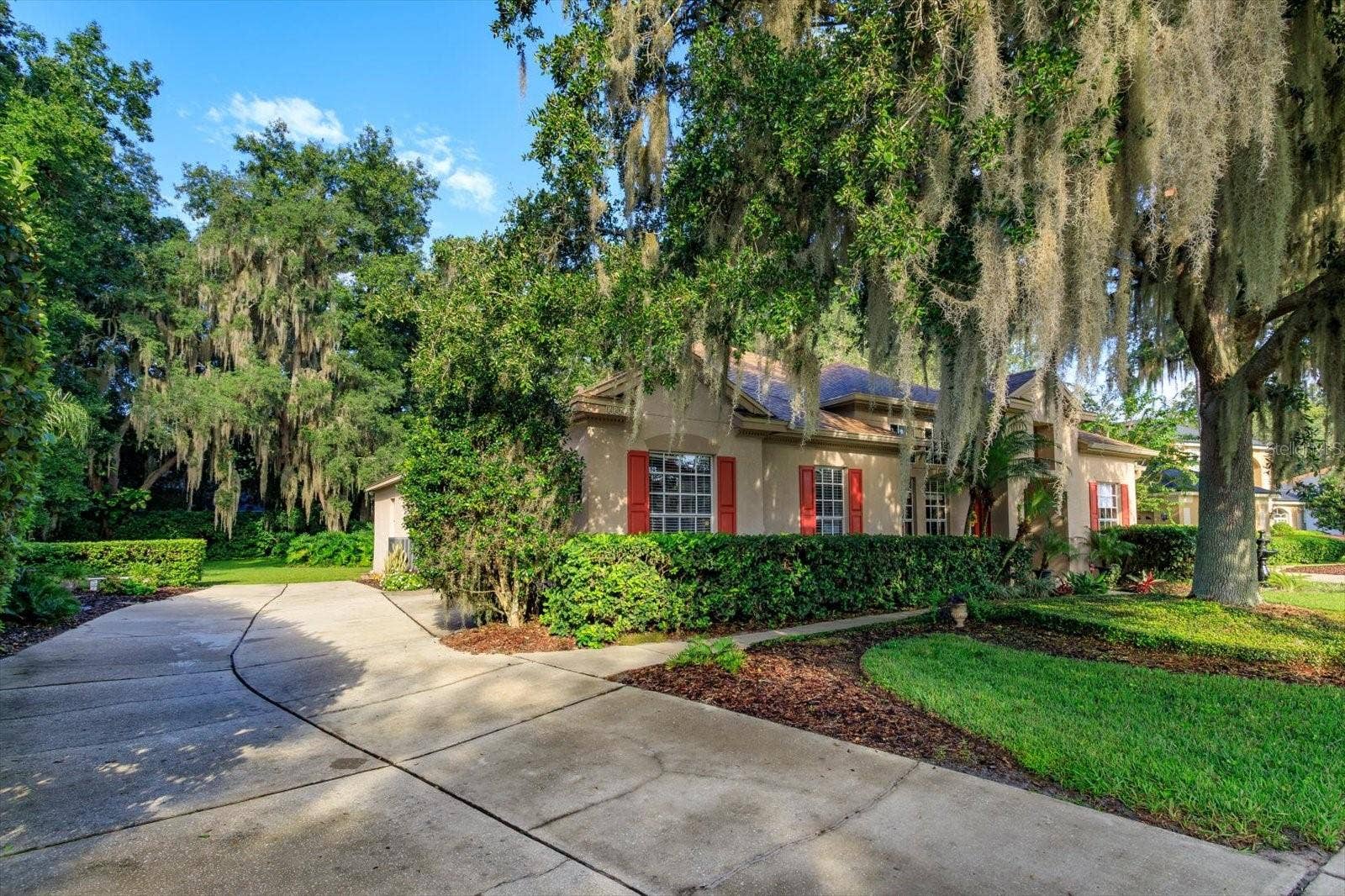 536 AVON GLADE PLACE, Sanford, FL 32771 Beautiful shady oak trees
