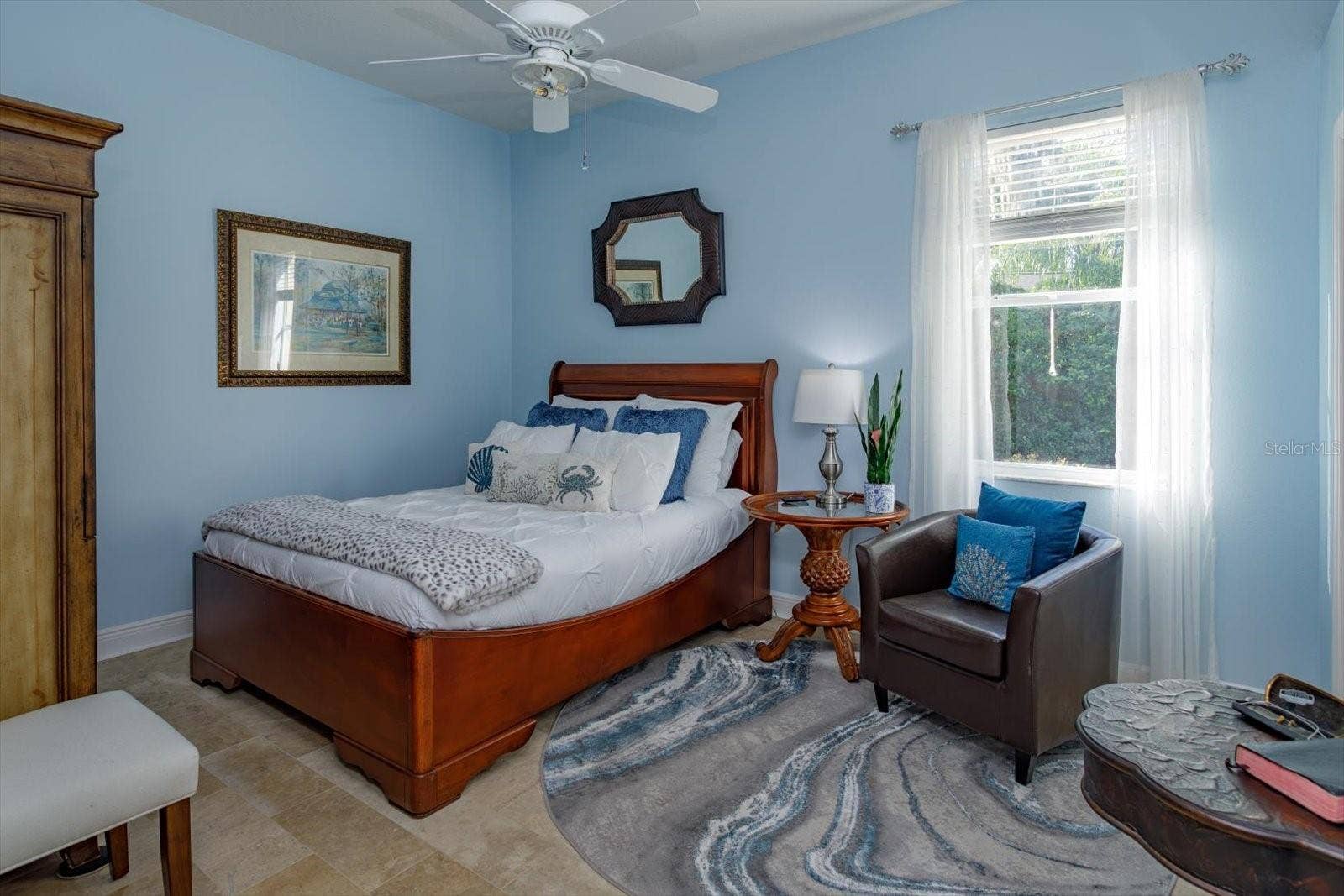 536 AVON GLADE PLACE, Sanford, FL 32771 Bedroom 3 with walk-in closet and private en-suite full bathroom.