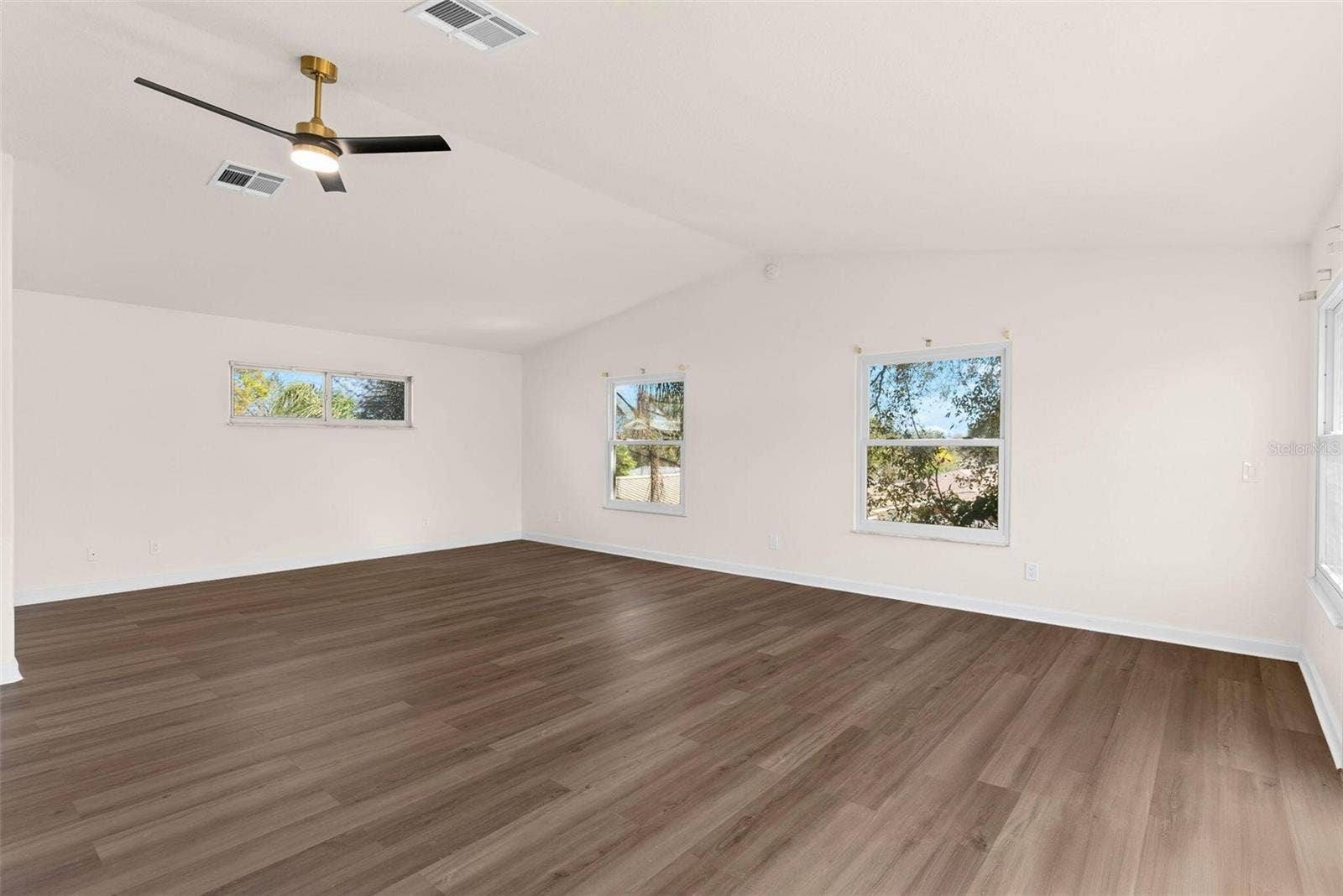 3203 S POLK AVENUE, Lakeland, FL 33803 3203 S POLK AVENUE, Lakeland, FL 33803