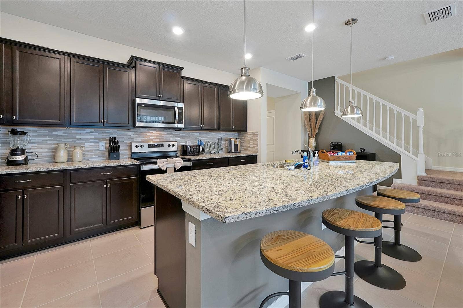 4014 LANA AVENUE, Davenport, FL 33897 4014 LANA AVENUE, Davenport, FL 33897