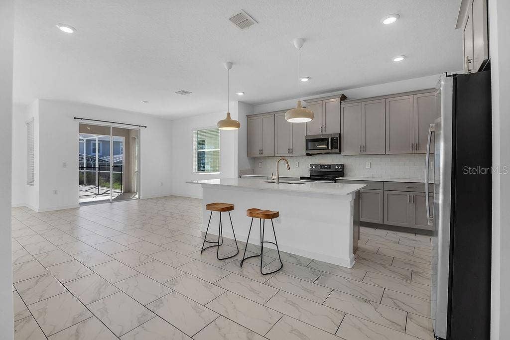 9255 SOMMERSET HILLS DRIVE, Davenport, FL 33896 9255 SOMMERSET HILLS DRIVE, Davenport, FL 33896