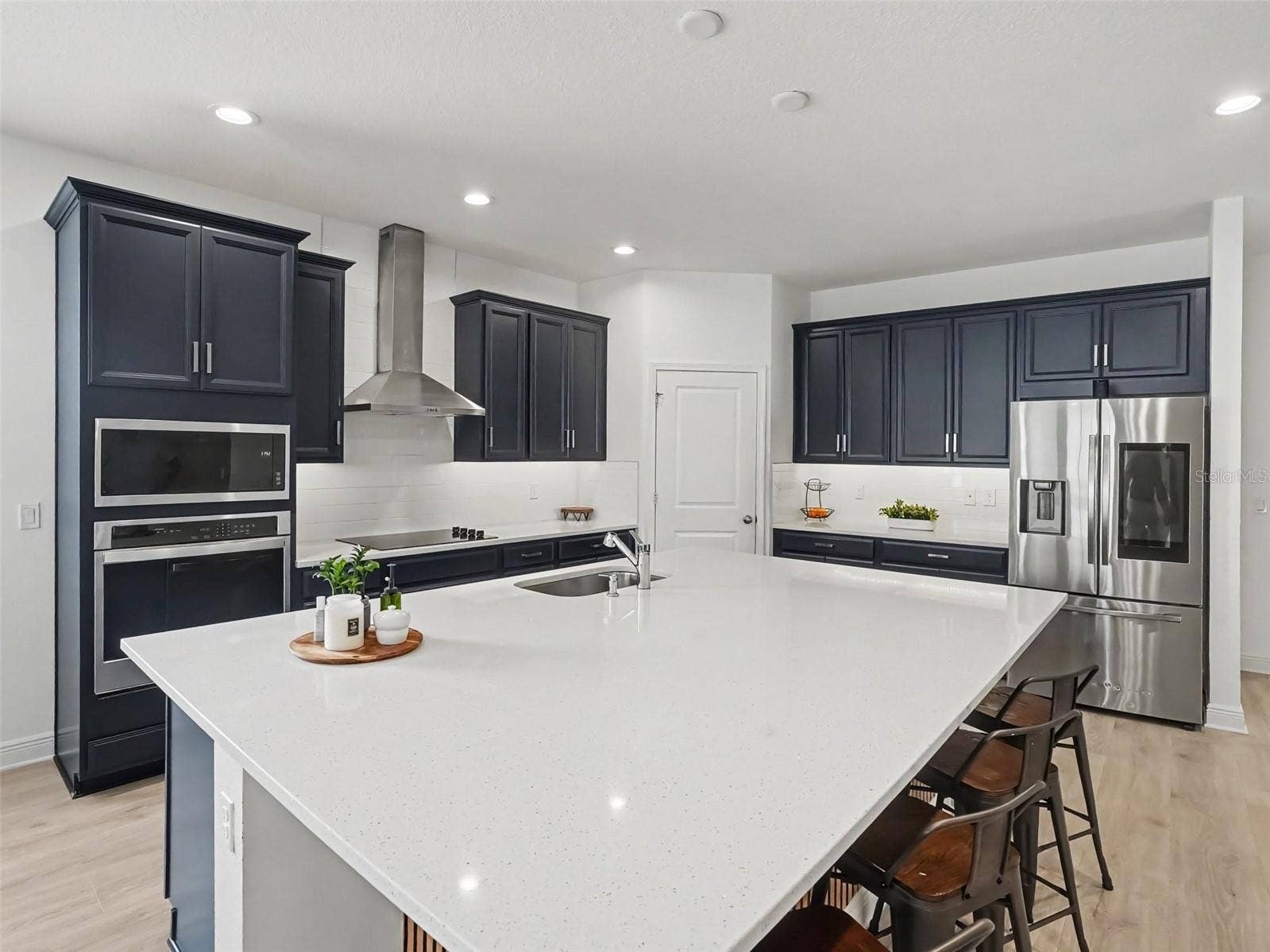 4484 LIONS GATE AVENUE, Clermont, FL 34711 Huge Kitchen Island