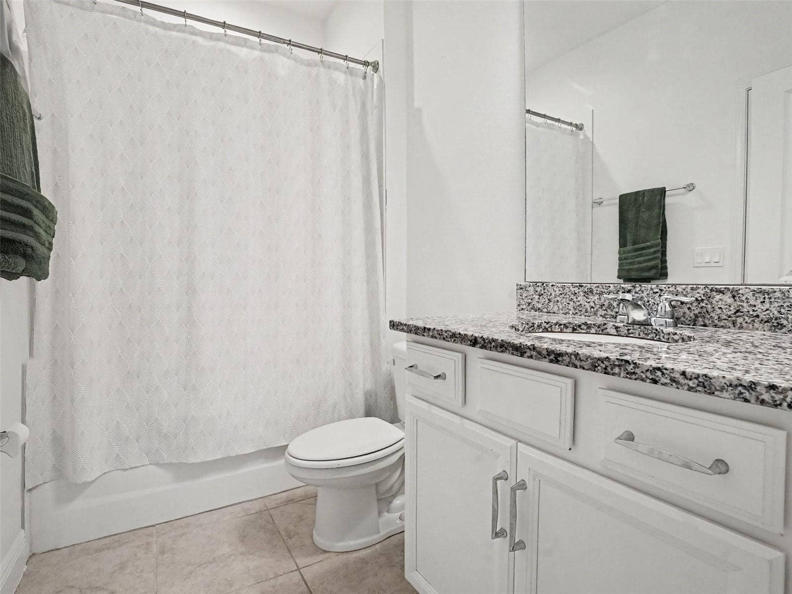 4484 LIONS GATE AVENUE, Clermont, FL 34711 Second Floor Bath with Bedroom access