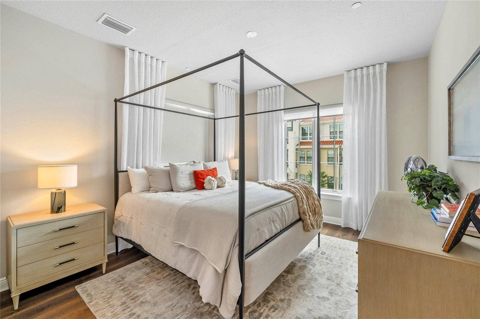 100 S VIRGINIA AVENUE, #201, Winter Park, FL 32789 100 S VIRGINIA AVENUE, #201, Winter Park, FL 32789