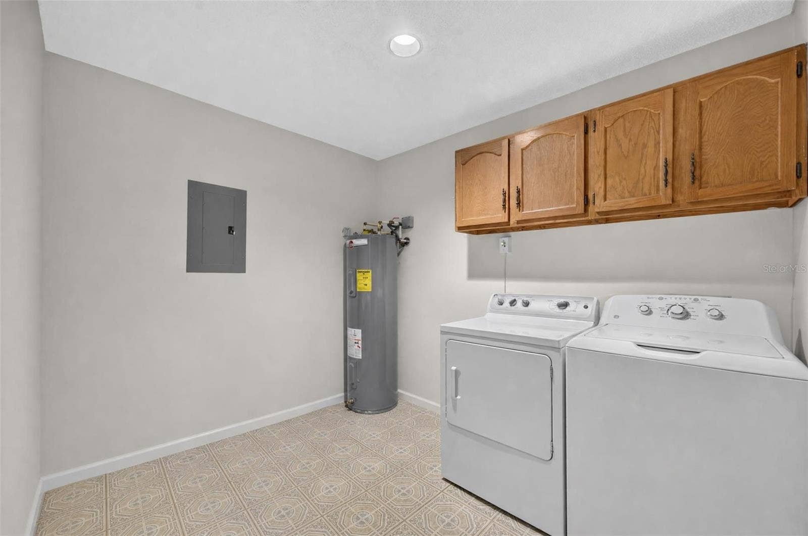 250 CAROLINA AVENUE, #202, Winter Park, FL 32789 Large Spacious Laundry Room