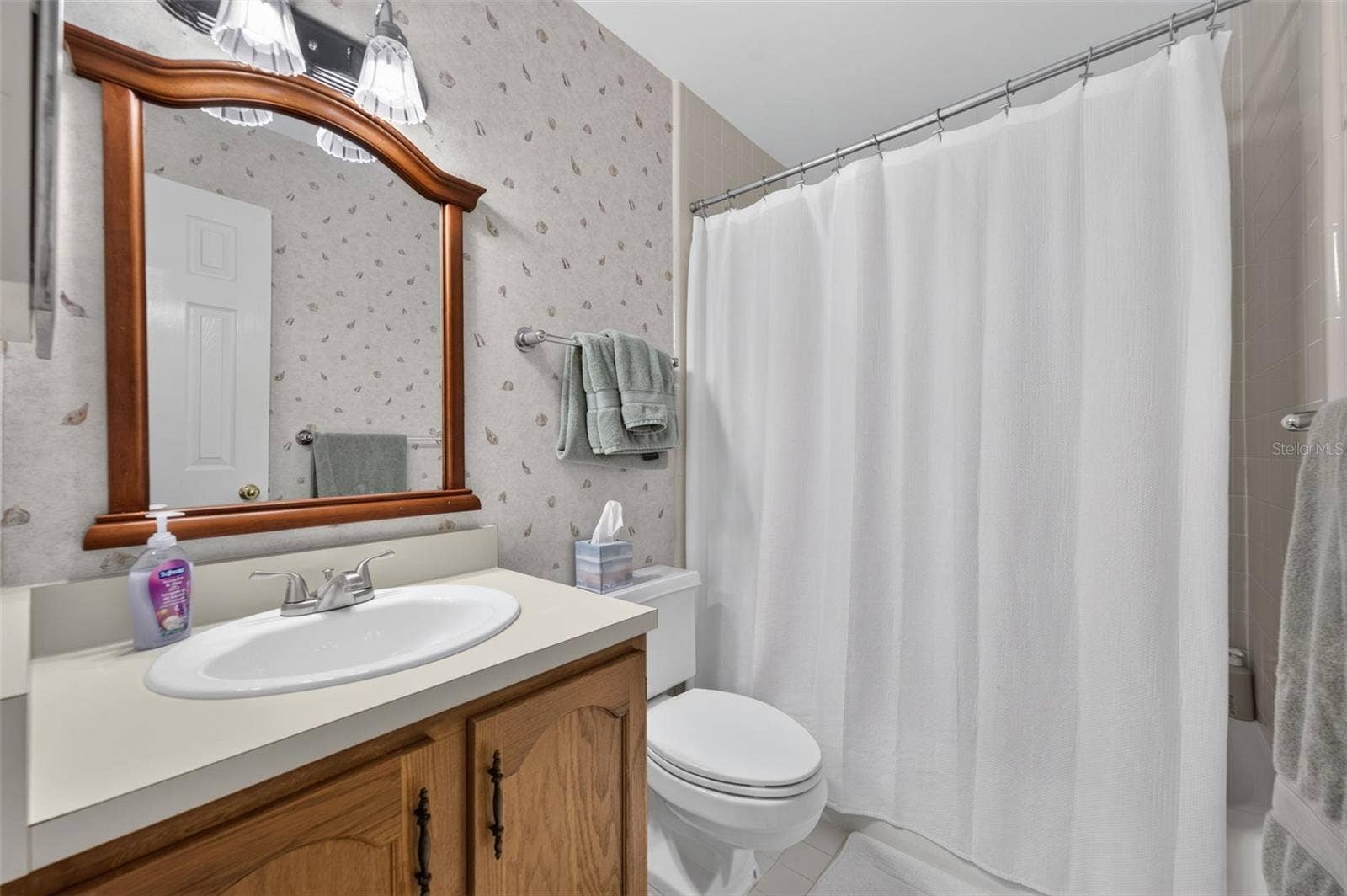 250 CAROLINA AVENUE, #202, Winter Park, FL 32789 Guest Bathroom