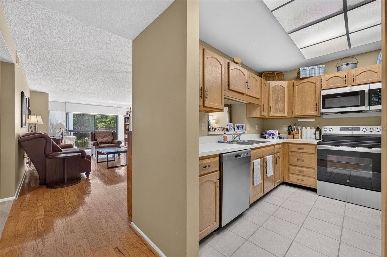 250 CAROLINA AVENUE, #202, Winter Park, FL 32789 Living Room/Kitchen