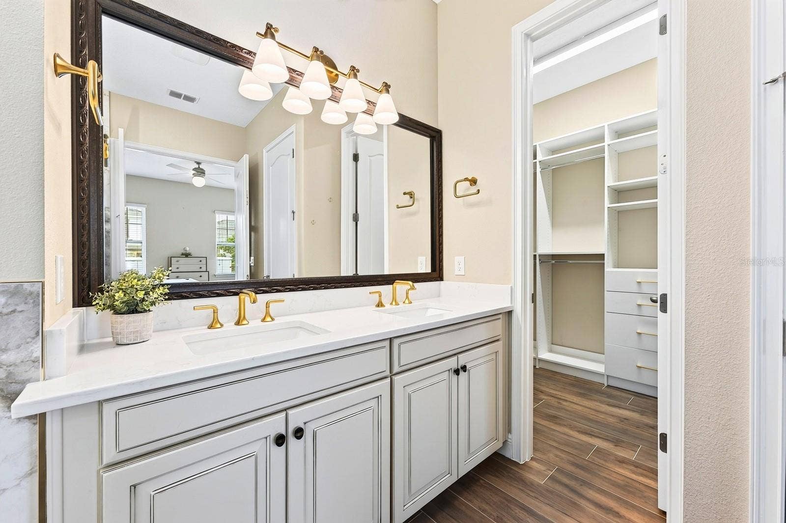 9024 NEHER STREET, Orlando, FL 32827 Primary en-suite bath.