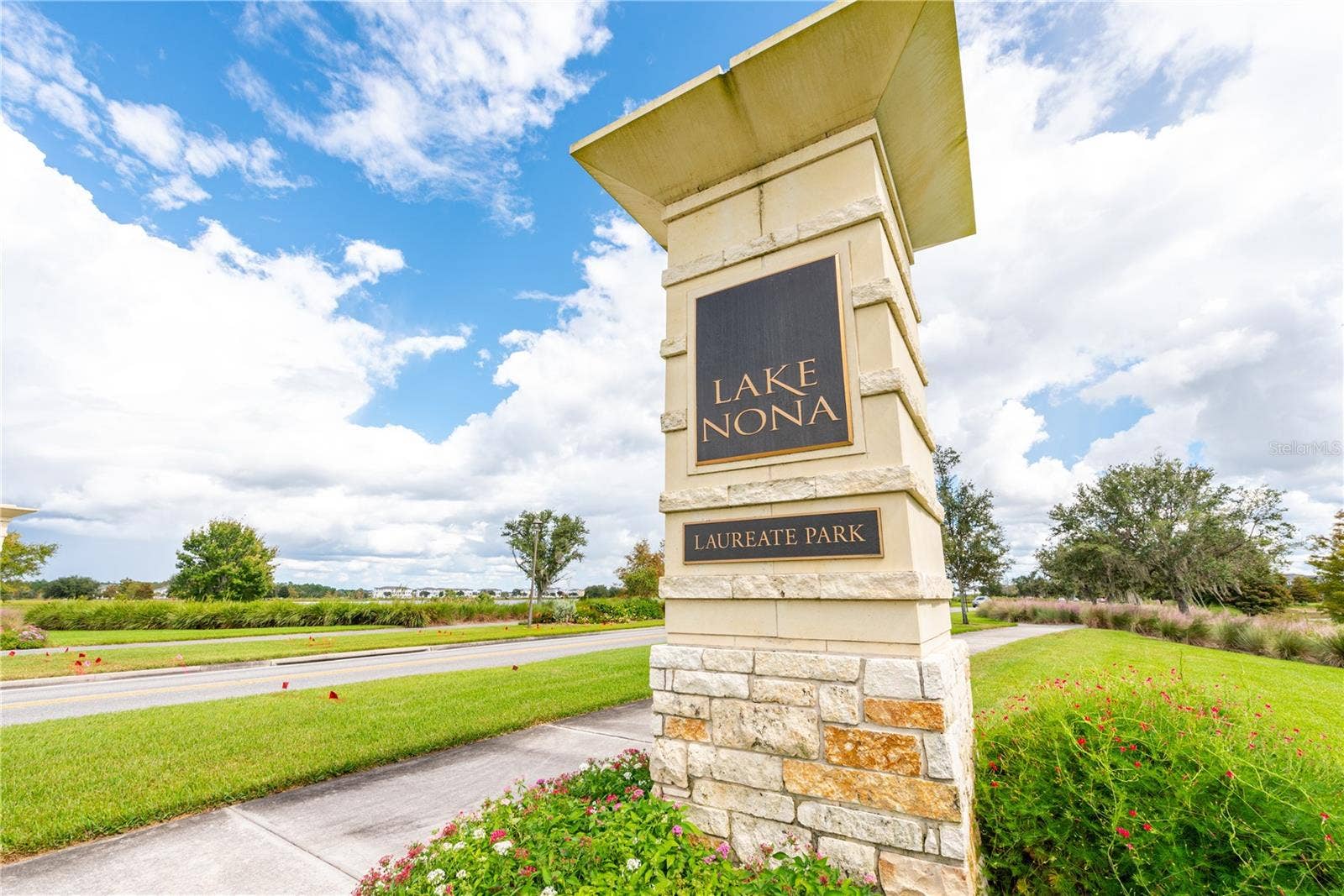 9024 NEHER STREET, Orlando, FL 32827 **WELCOME HOME**