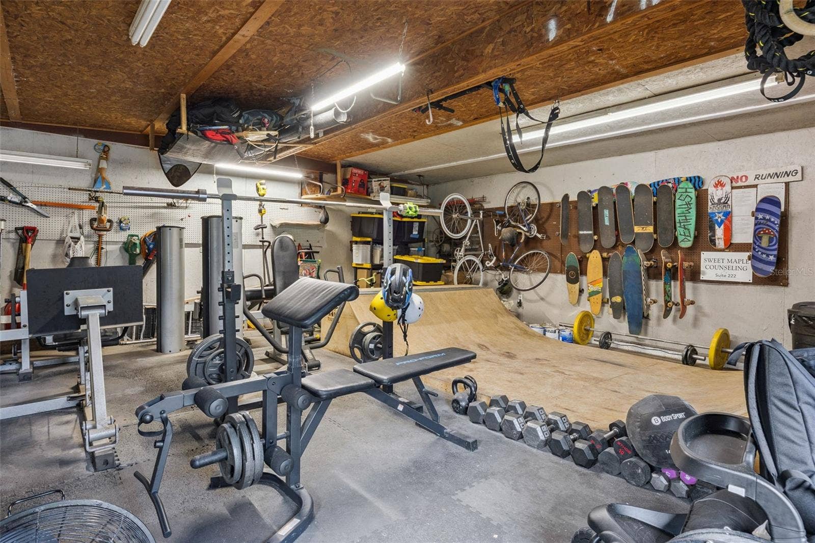 128 N HIGHLAND AVENUE, Winter Garden, FL 34787 Workshop space