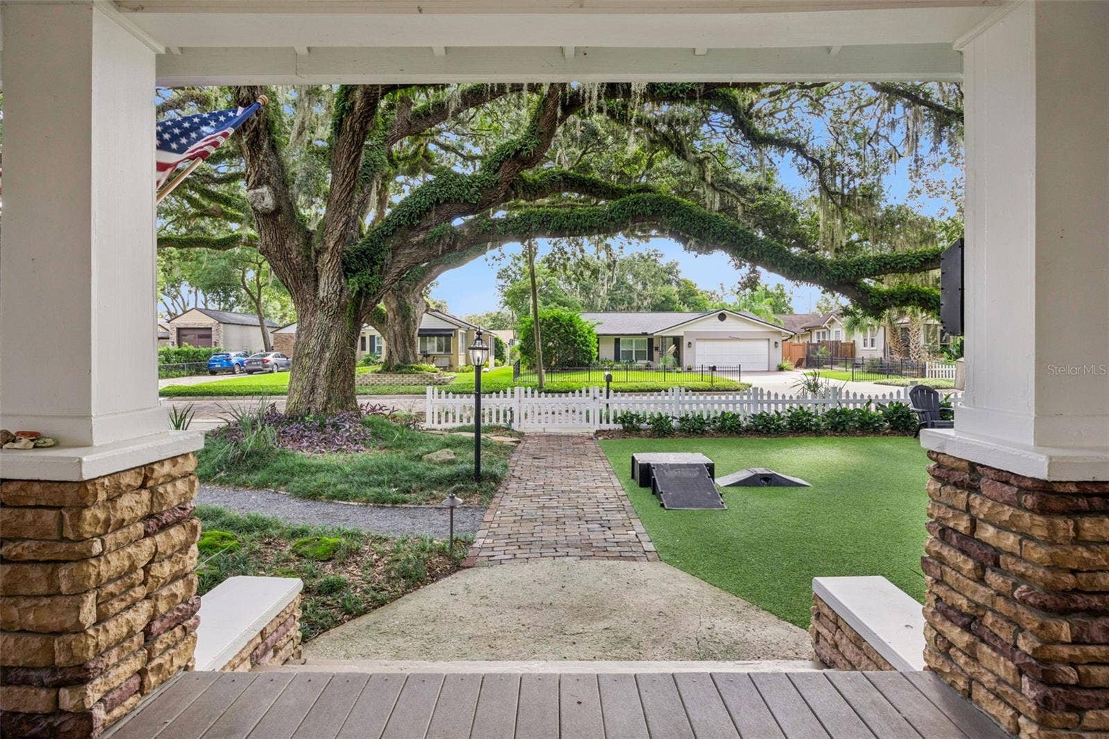 128 N HIGHLAND AVENUE, Winter Garden, FL 34787 Front porch