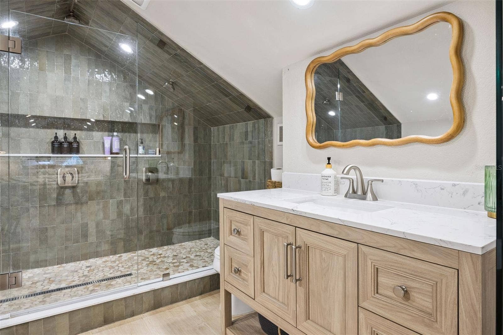 128 N HIGHLAND AVENUE, Winter Garden, FL 34787 Primary bathroom