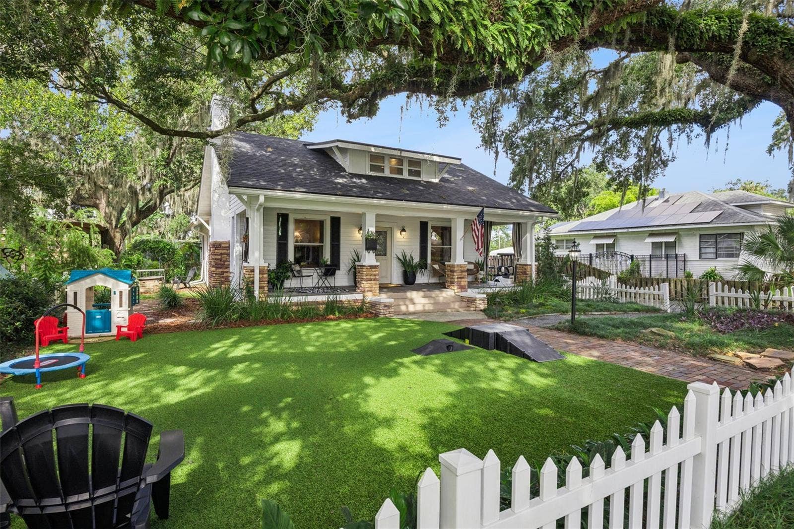 128 N HIGHLAND AVENUE, Winter Garden, FL 34787 Artificial Turf yard