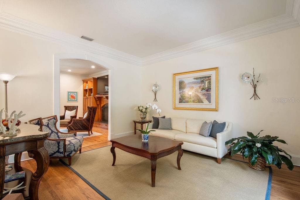 555 E LAKE SUE AVENUE, Winter Park, FL 32789 555 E LAKE SUE AVENUE, Winter Park, FL 32789