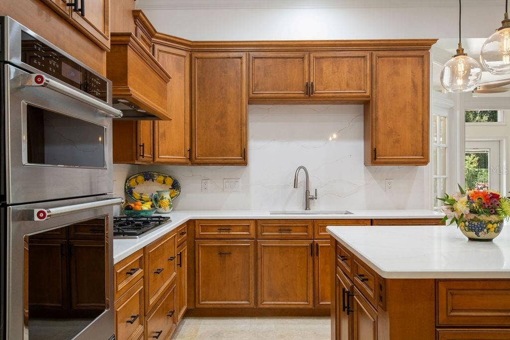 555 E LAKE SUE AVENUE, Winter Park, FL 32789 Newly renovated kitchen.