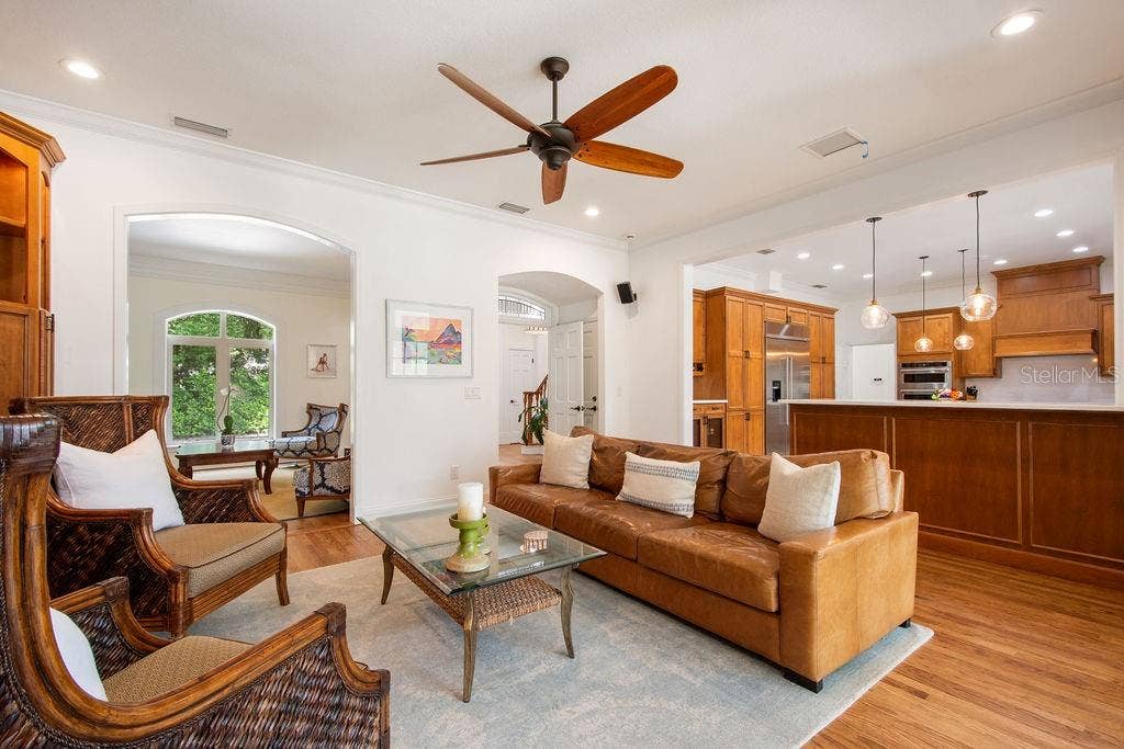 555 E LAKE SUE AVENUE, Winter Park, FL 32789 555 E LAKE SUE AVENUE, Winter Park, FL 32789