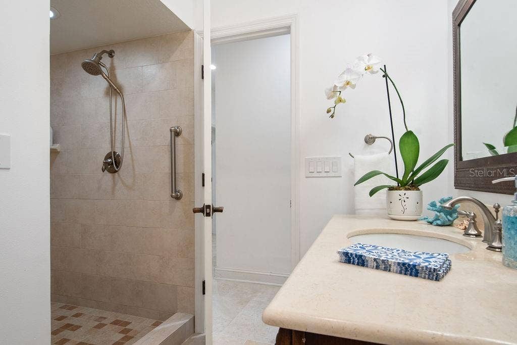 555 E LAKE SUE AVENUE, Winter Park, FL 32789 555 E LAKE SUE AVENUE, Winter Park, FL 32789