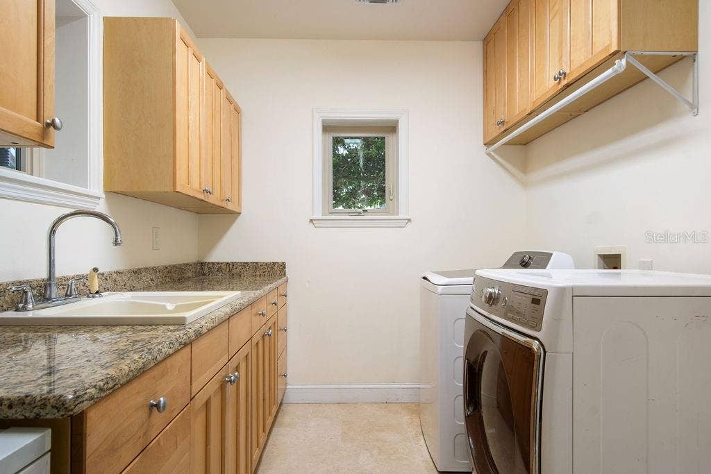 555 E LAKE SUE AVENUE, Winter Park, FL 32789 555 E LAKE SUE AVENUE, Winter Park, FL 32789