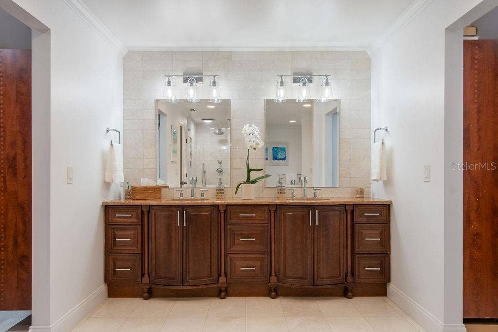555 E LAKE SUE AVENUE, Winter Park, FL 32789 555 E LAKE SUE AVENUE, Winter Park, FL 32789