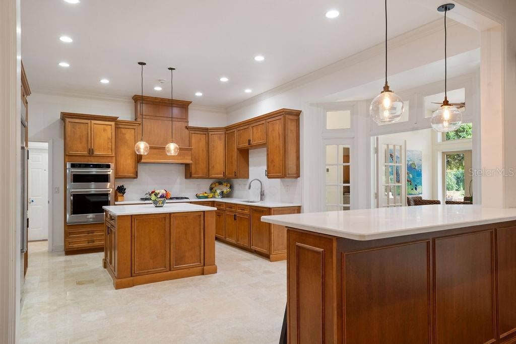 555 E LAKE SUE AVENUE, Winter Park, FL 32789 555 E LAKE SUE AVENUE, Winter Park, FL 32789