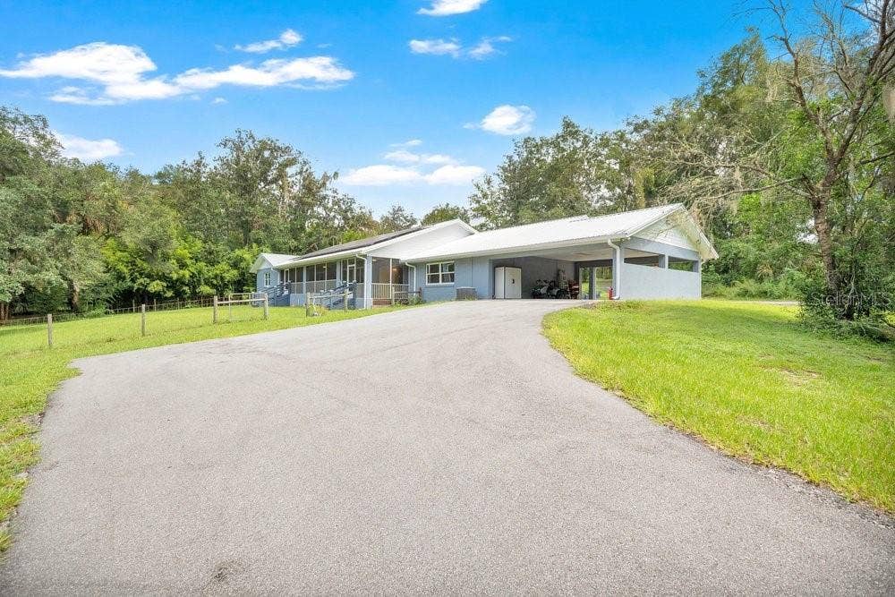 2391 BANANA STREET, Deland, FL 32720 DRIVEWAY TO MAIN HOUSE
