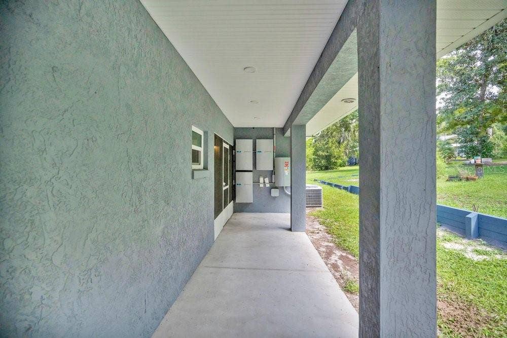 2391 BANANA STREET, Deland, FL 32720 SOLAR BATTERIES AREA