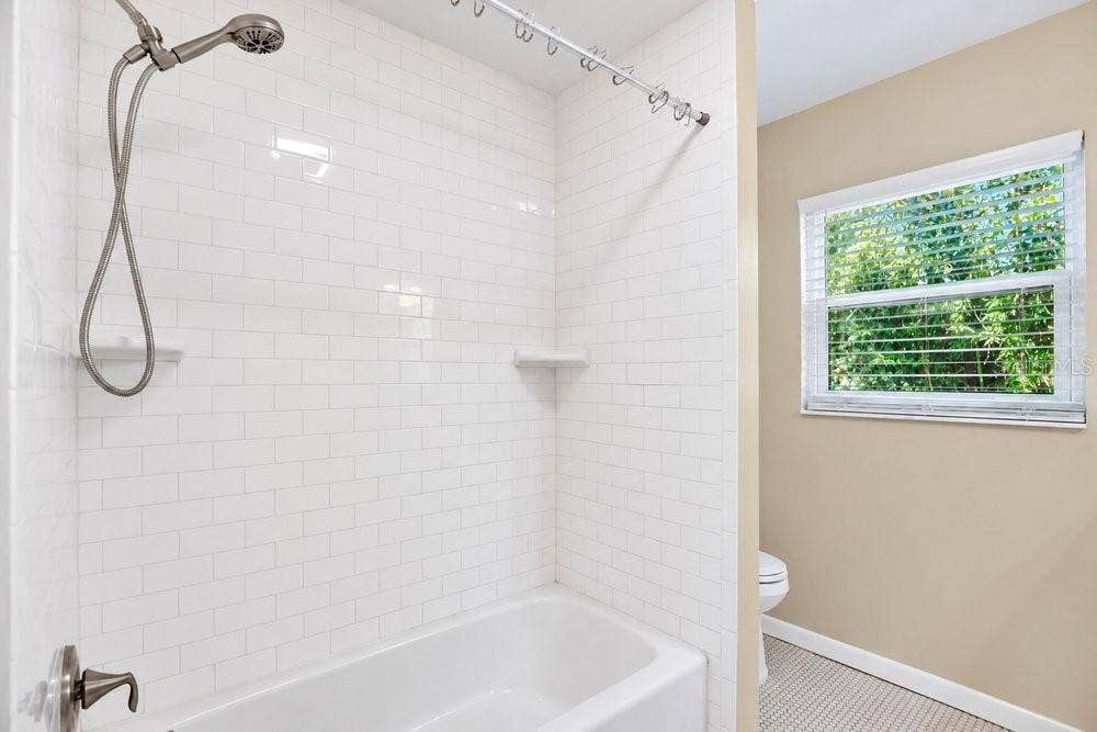 2391 BANANA STREET, Deland, FL 32720 HALL BATH