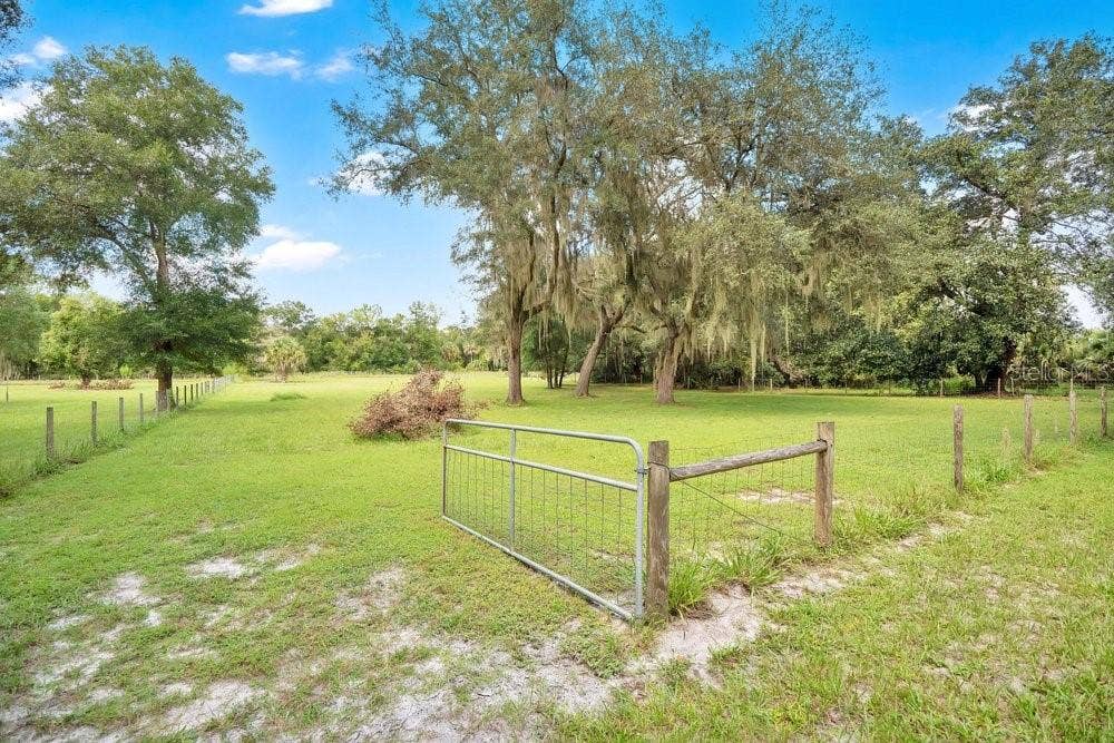 2391 BANANA STREET, Deland, FL 32720 2391 BANANA STREET, Deland, FL 32720