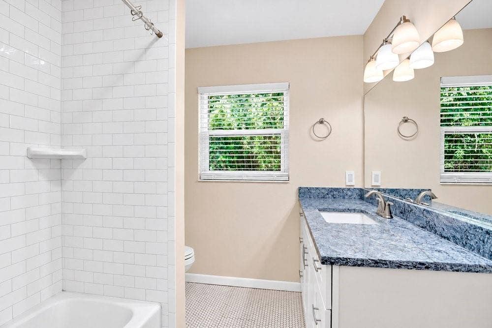 2391 BANANA STREET, Deland, FL 32720 HALL BATH