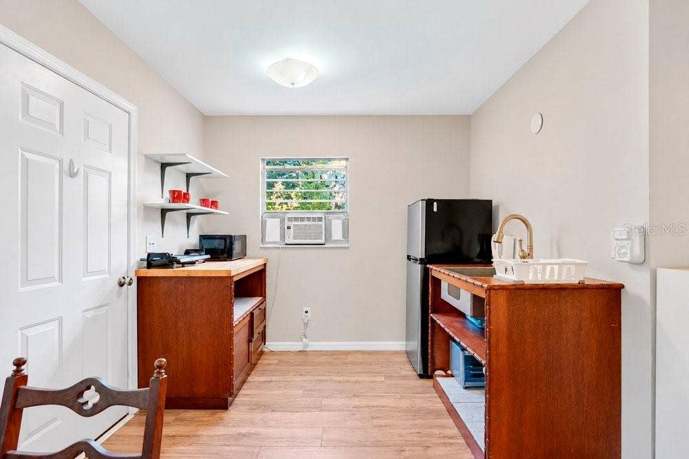 2391 BANANA STREET, Deland, FL 32720 ADDITIONAL DWELLING UNIT KITCHENETTE
