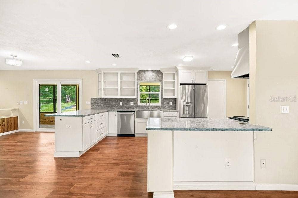 2391 BANANA STREET, Deland, FL 32720 KITCHEN